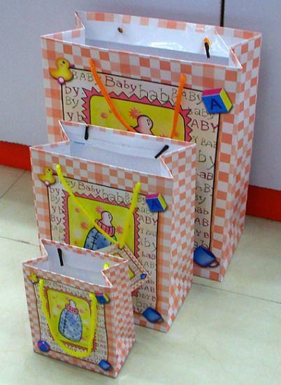 Custom Paper Gift Packaging Bag (OEM-PB032)